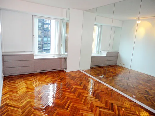 Rented by McDonagh Real Estate | media 29