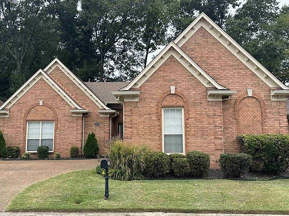 2nd image of 1819 Woodchase Glen Dr