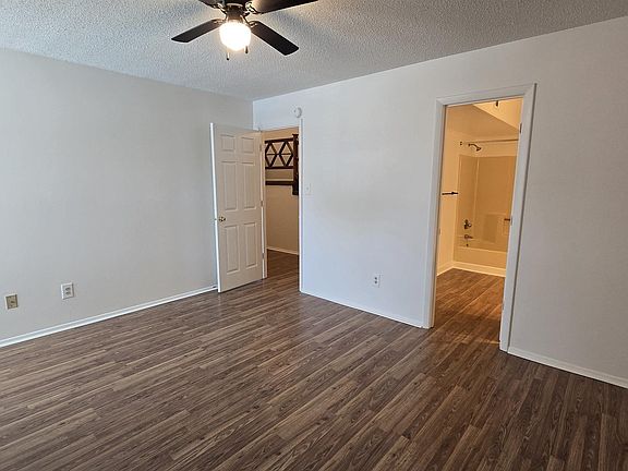 4th image of 313 Westcliff Ctr
