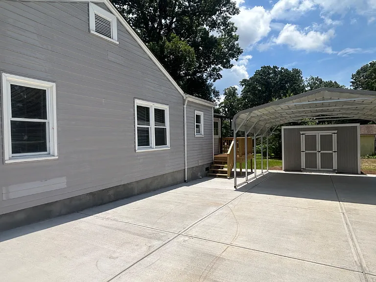 914 Linwood Rd — Photo 4