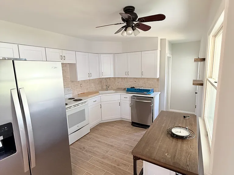 1 Walton Ave — Photo 4