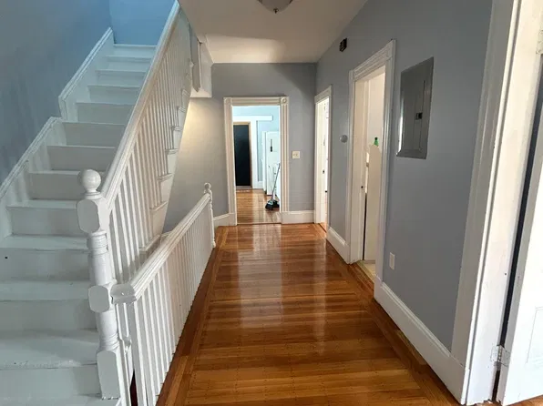 15 Dartmouth St #2, Somerville, MA 02145