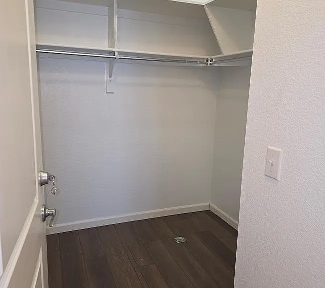 5556 W 72nd Pl — Photo 10