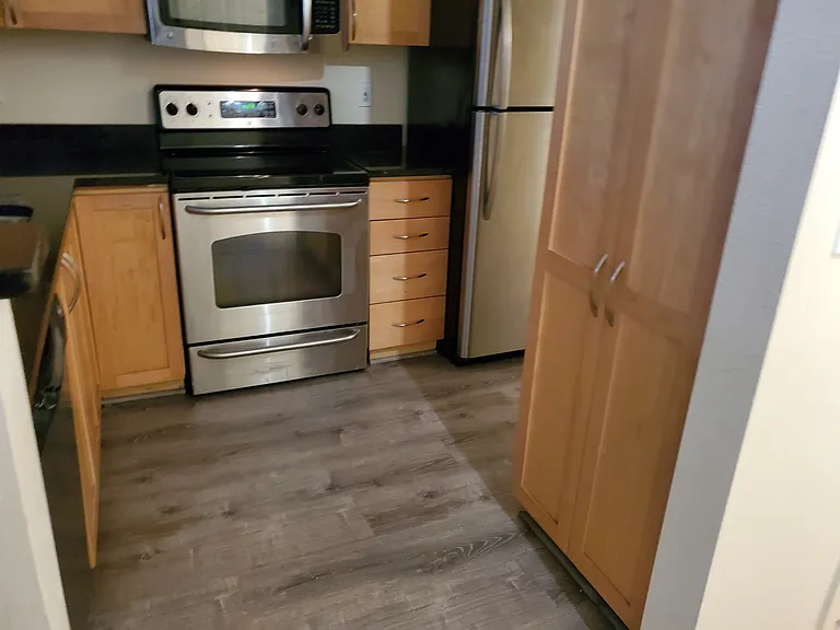 111 108th Ave NE #206 — Photo 34