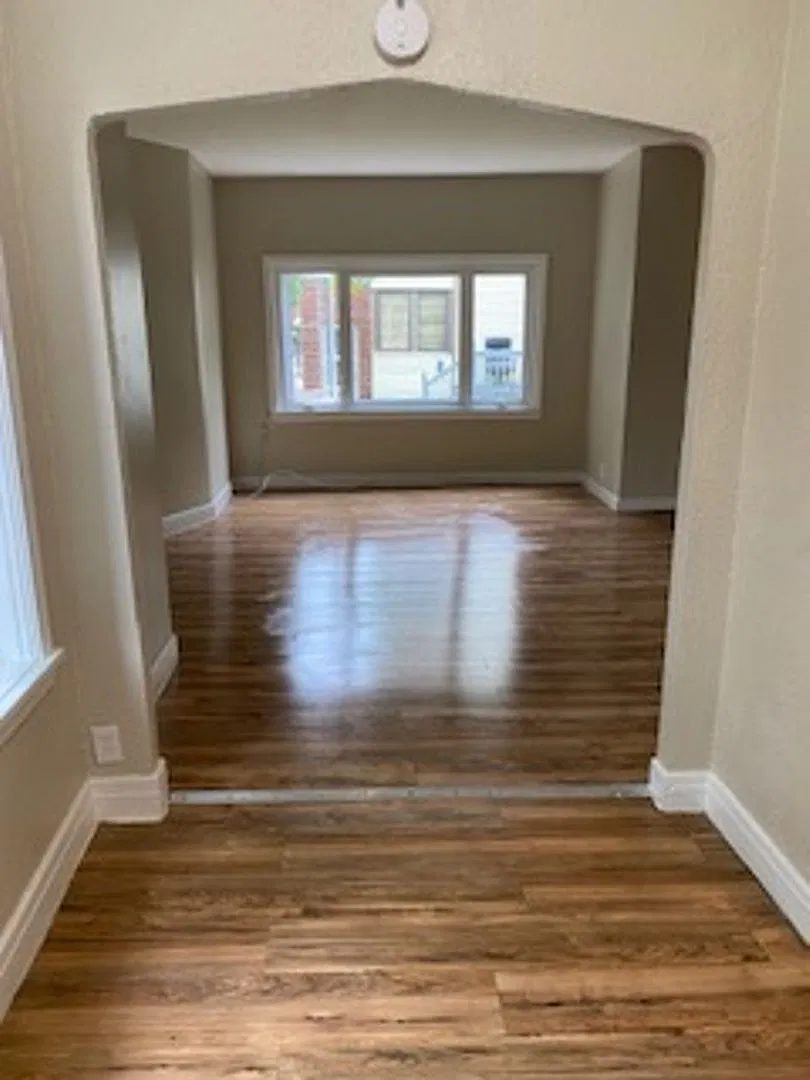 832 Elmwood — Photo 2