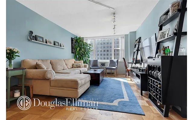 Sold by Douglas Elliman | media 15