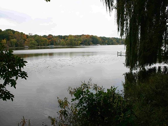 West facing lakeshore!