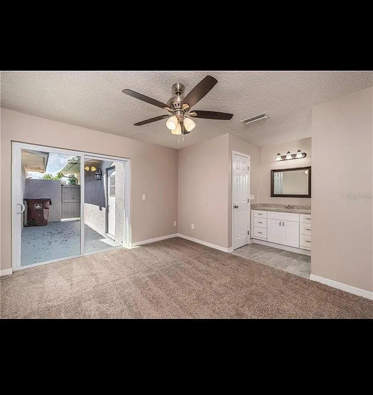 2 bed, 2.0 bath, 968 sqft, $2,400 — Photo 2