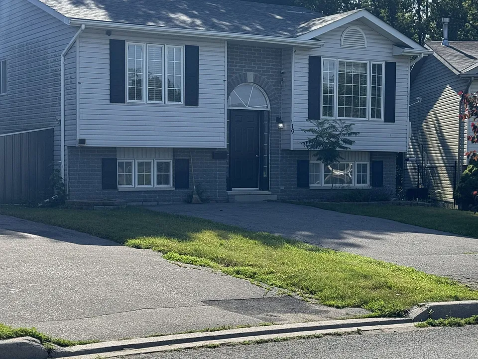 19 Briardale Blvd