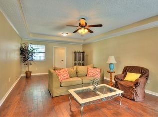 15033 Woodmoss Dr, Baton Rouge, LA 70816