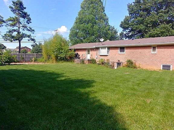 4th image of 11922 Cheryl Dr
