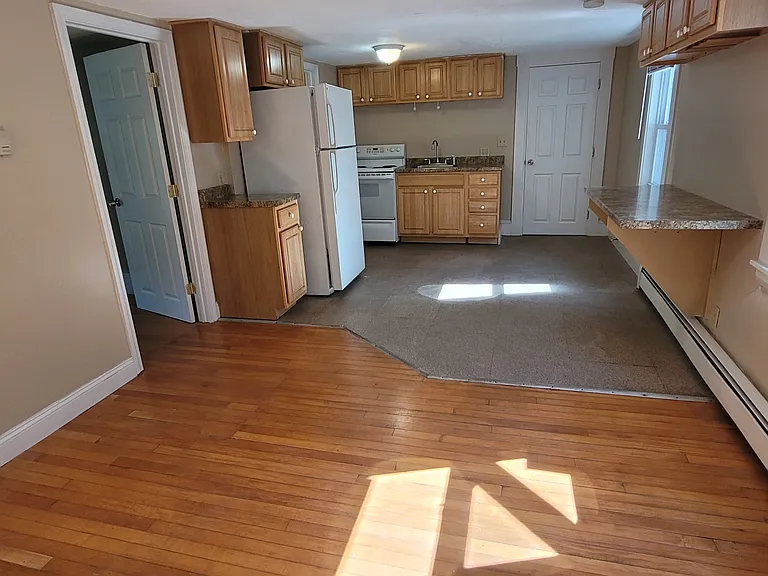 1614 N Main St #4 — Photo 7