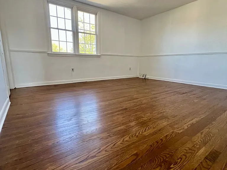 1348 Elson Rd — Photo 9