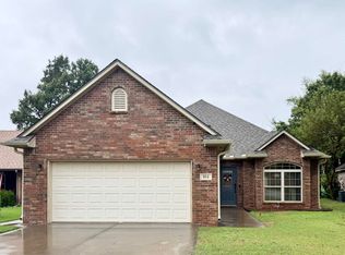 914 Bluestem Rd, Enid, OK 73703