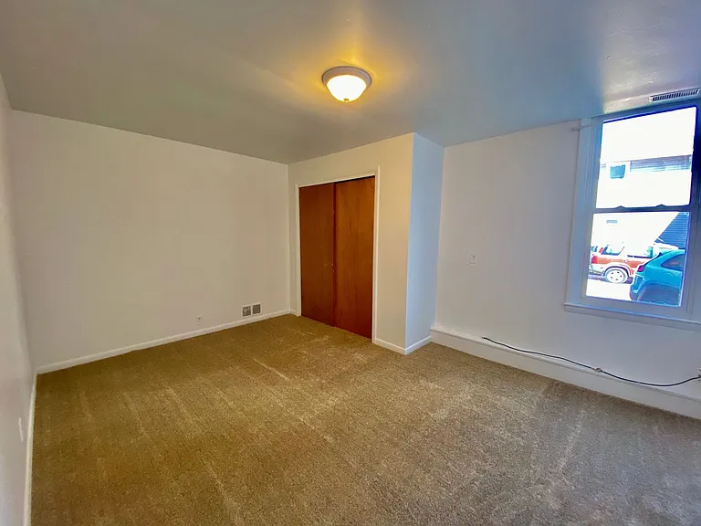 400 Perrin St — Photo 28