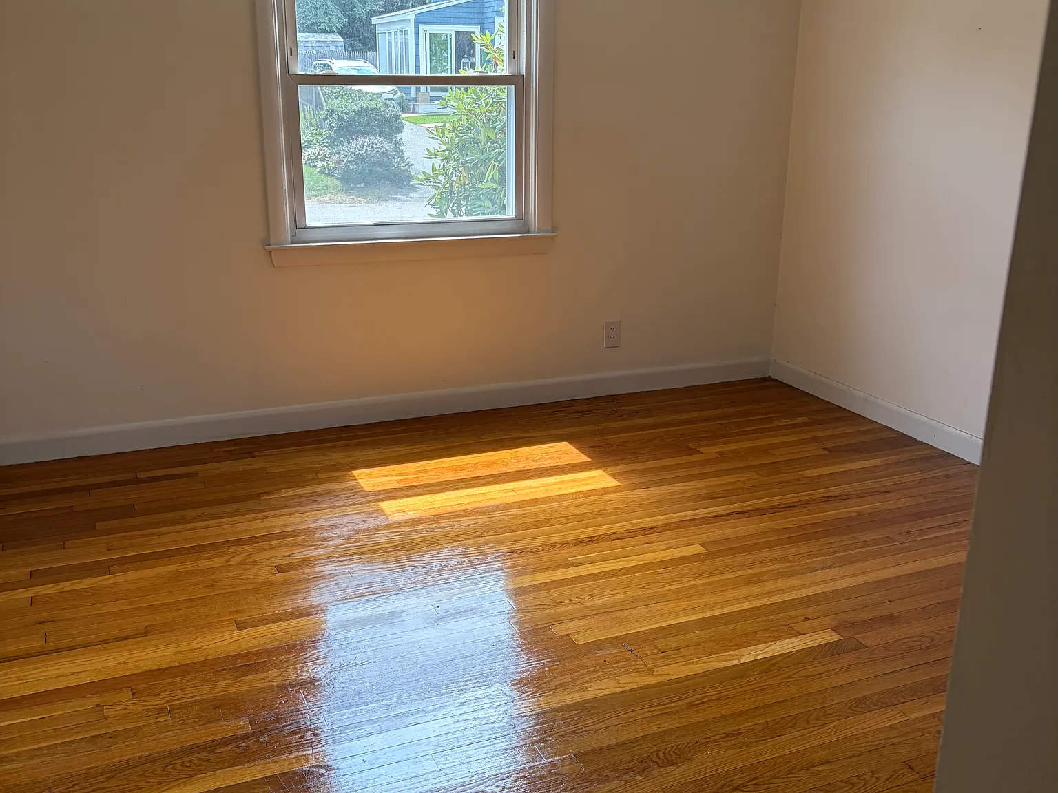 2 bed, 1000 sqft, $1,800 — Photo 3