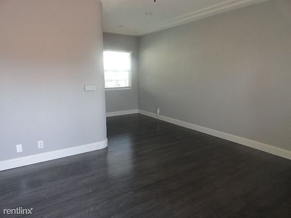 4th image of 215 D Ave APT C