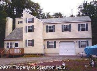 211 Winchester Dr, Tobyhanna, PA