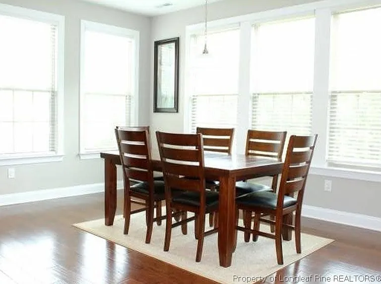 1437 Vergeland Dr — Photo 11