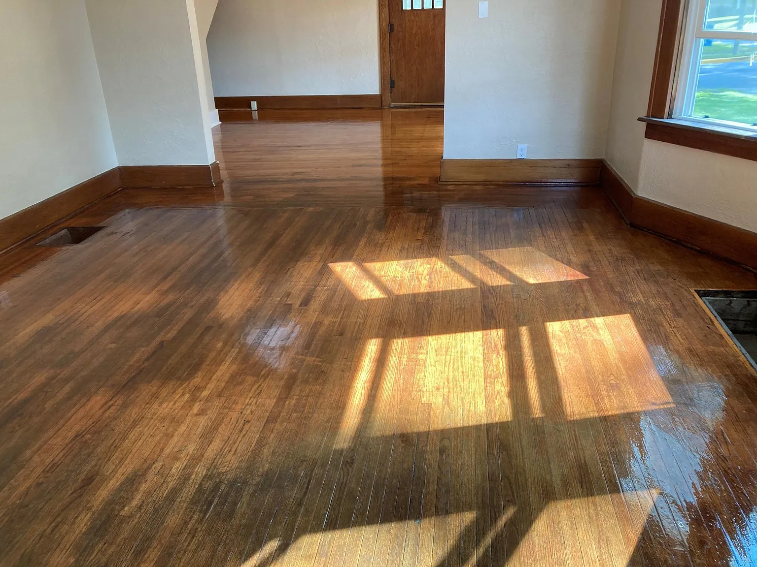 5 bed, 1.5 bath, 2700 sqft, $1,950 — Photo 4