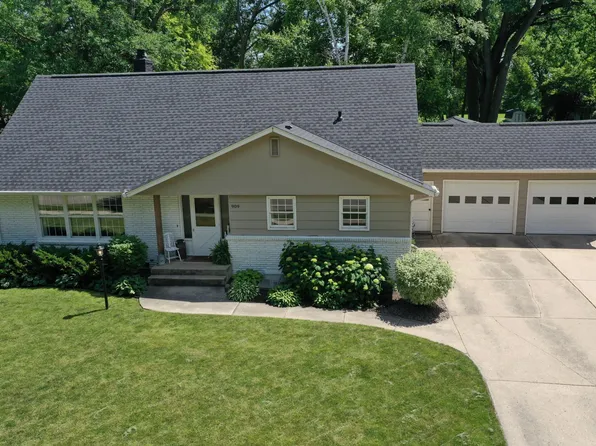 909 15th Ave SW, Willmar, MN 56201