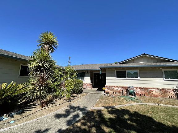 3rd image of 1176 S Bernardo Ave