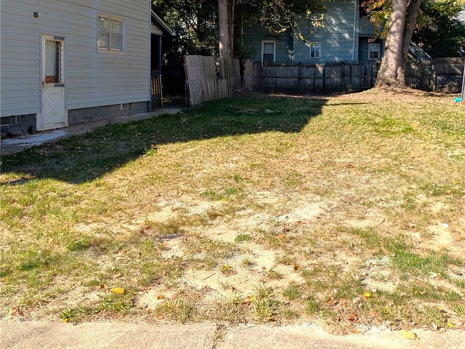 1st image of 305 5th St