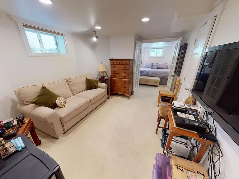 193 Lexington Ave — Photo 23