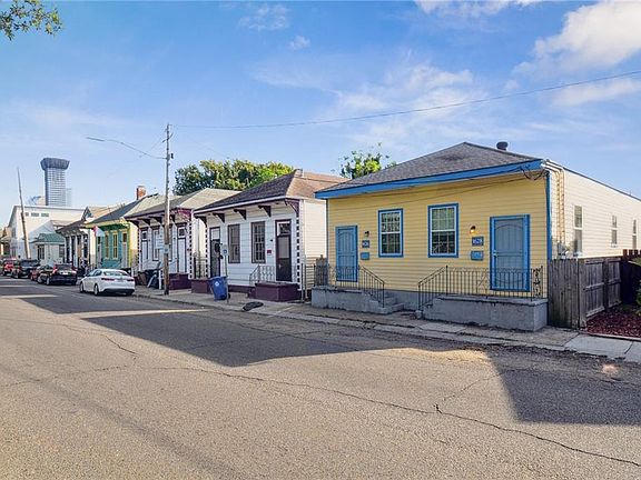 2nd image of 1626-28 Simon Bolivar Ave