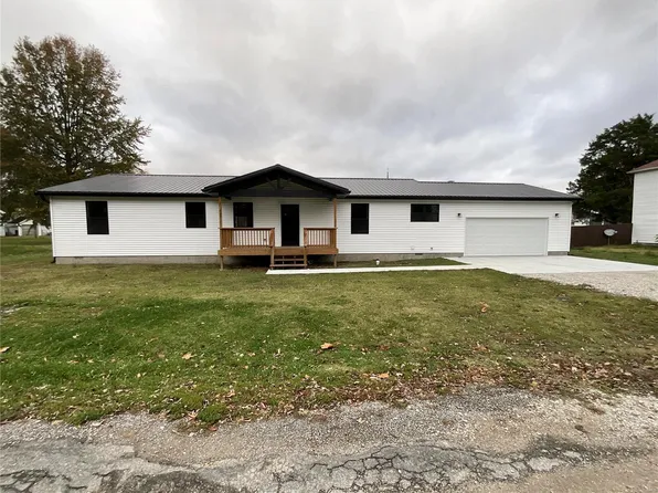 407 Benton St, Mount Olive, IL 62069
