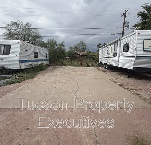 3218 E Benson Hwy — Photo 2