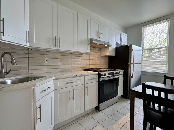 1816 Stanhope St Floor 2