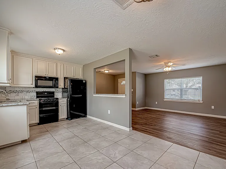 1513 George St — Photo 11