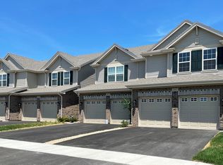 2083 Canyon Creek Ct, Aurora, IL 60503