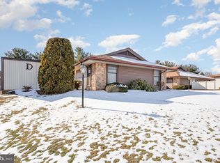 1884 Azalea Dr #D-3, York, PA 17408