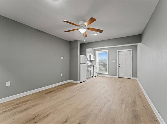 5th image of 103 N Scanlan St APT 2