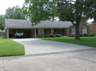 1734 W Azalea St, Greenville, MS 38701