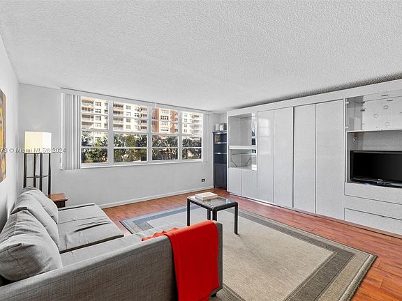 5th image of 250 174th St APT 210