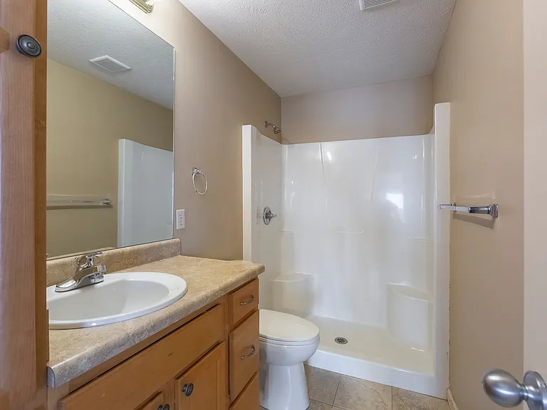 4880 S 131st St #1 — Photo 26