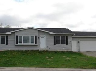 128 Deer Creek Ln, Waterville, MN 56096