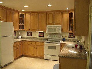 3rd image of 635 Middlefield Dr