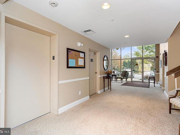 5th image of 600 Straffan Dr Unit 402