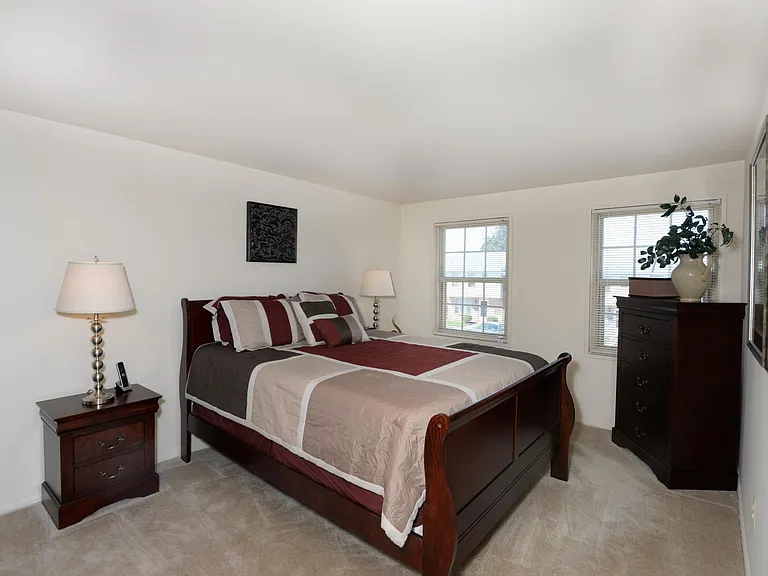 Yorktowne Townhomes — Photo 6