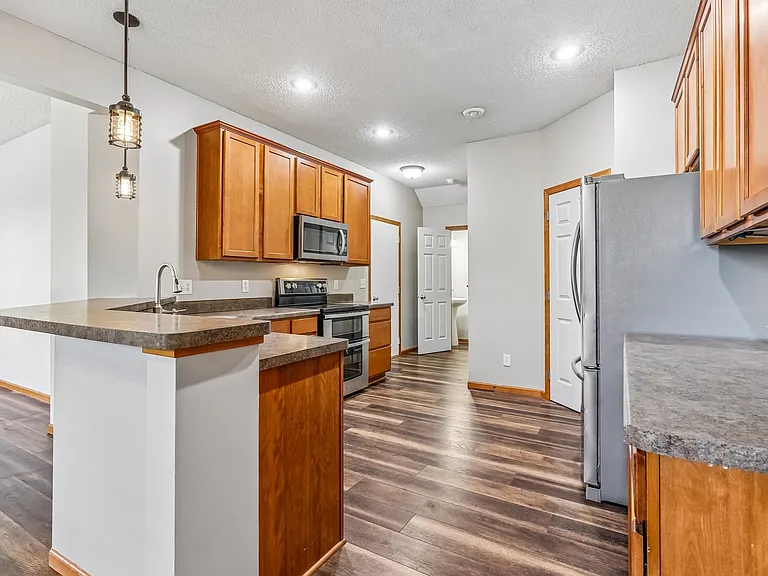 1912 Rose Way #601 — Photo 11