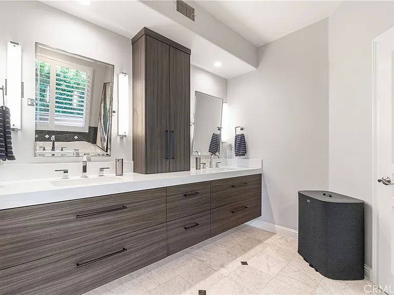 709 N Lucia Ave #B — Photo 23