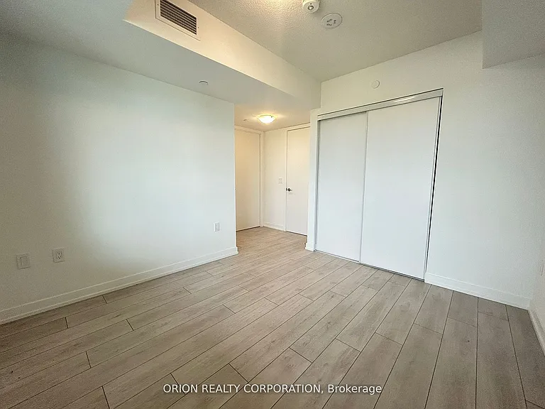 556 Marlee Ave #527 — Photo 8