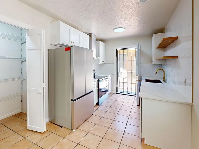 617A Madison St NE — Photo 7
