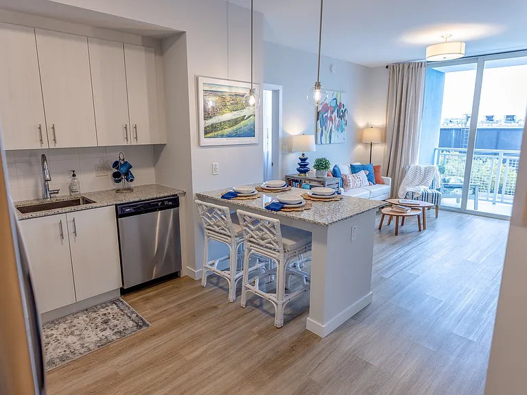 Pura Vida Hialeah Luxury Apartments — Photo 5