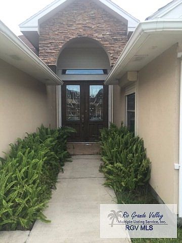 1st image of 5823 Broken Spoke Ln