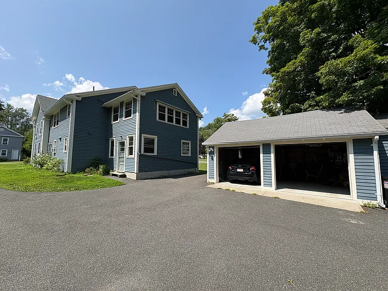 231 River Dr #2 — Photo 1